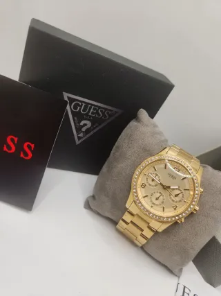 Reloj Guess Dorado