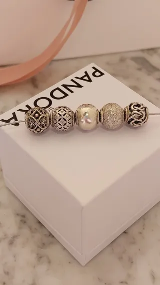 Charm Pandora ESSENCE Plata.