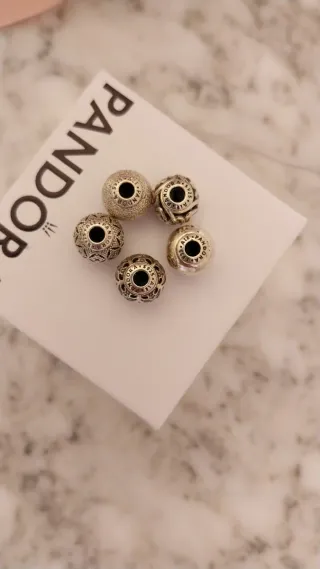 Charm Pandora ESSENCE Plata.