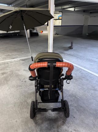 Carro de bebé verde oliva emmaljungla