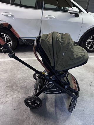 Carro de bebé verde oliva emmaljungla