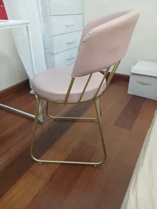 Sillón tocador rosa y dorado