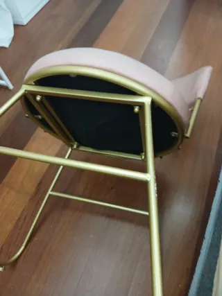 Sillón tocador rosa y dorado