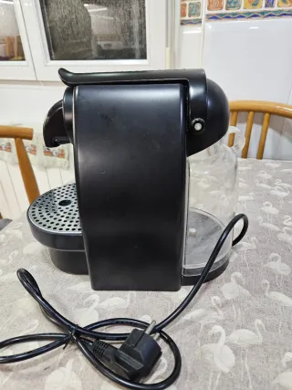 Cafetera Nespresso Krups Negra