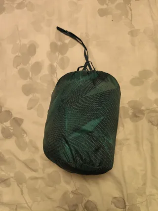 Giubbotto imbottito verde e blu Quechua Decathlon