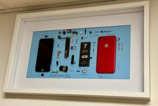 Quadro Smontaggio iPhone 7 Edizione Rossa