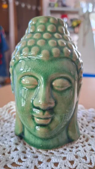 Testa di Buddha verde in ceramica