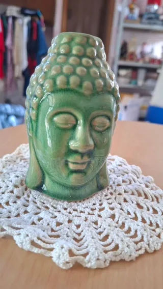 Testa di Buddha verde in ceramica