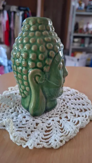 Testa di Buddha verde in ceramica