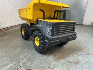 Camión Tonka Metálico Amarillo