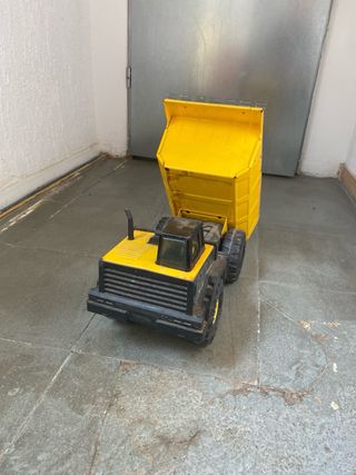 Camión Tonka Metálico Amarillo