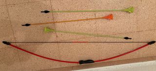 Arco y flechas de plástico para niños