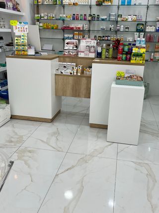 Mostrador doble de madera