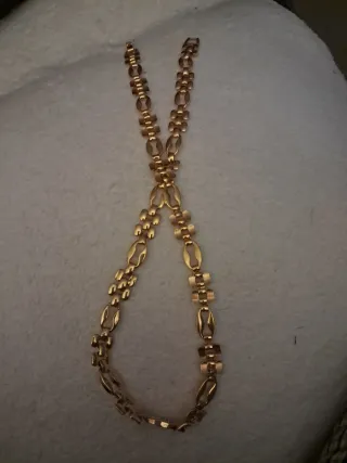 Gargantilla dorada eslabones
