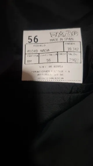 Traje de chaqueta gris hombre con corbata