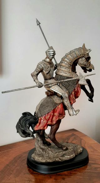 Statua Cavaliere Medievale con Lancia