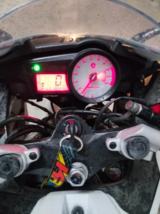 Yamaha YZF R125 Roja y Blanca