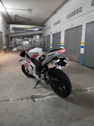 Yamaha YZF R125 Roja y Blanca