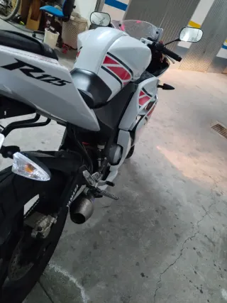 Yamaha YZF R125 Roja y Blanca