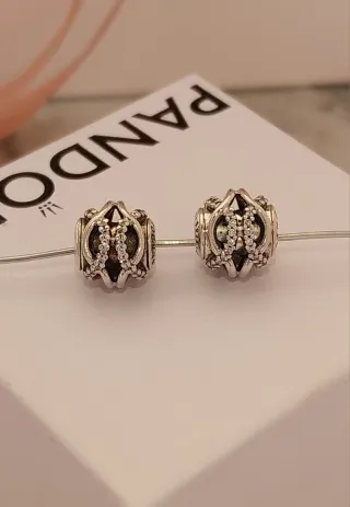 Charm Pandora ESSENCE Plata.