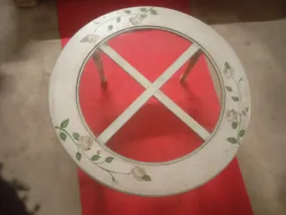 Tavolino rotondo con piano in vetro