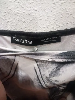 Vestido estampado cuerpo mujer