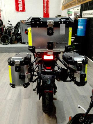 SRT 900 XS TRAIL  Maletas y Seguro Gratis