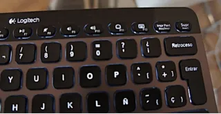 Teclado Logitech K810 Inalámbrico Recargable
