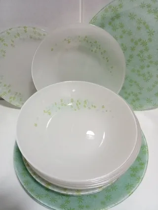 Vajilla de vidrio templado con diseño floral