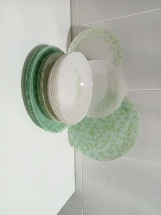 Vajilla de vidrio templado con diseño floral