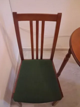 Mesa extensible redonda + 2 sillas