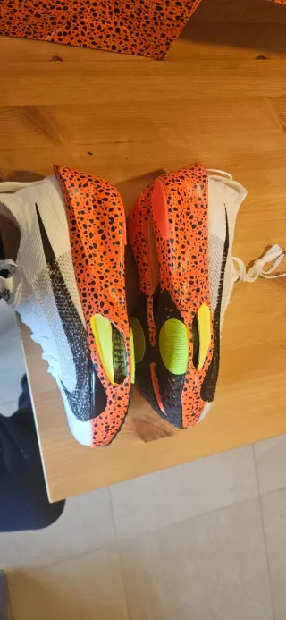 Zapatillas de correr / running en color blanco con