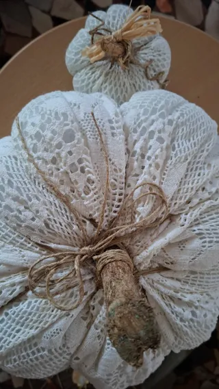 Zucche shabby in tessuto e legno