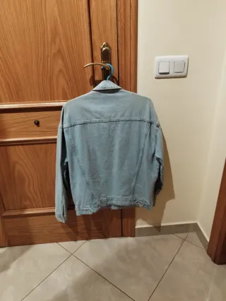 Chaqueta vaquera Bershka azul