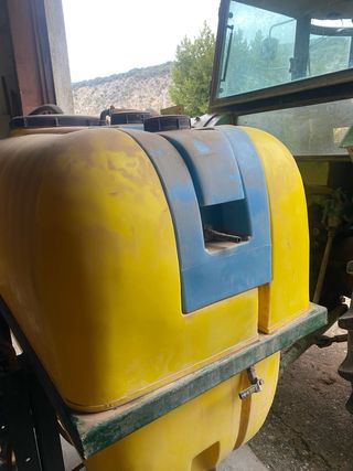 Máquina herbicida manual.