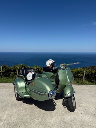 Alquiler Vespa 150S 1962 con Sidecar