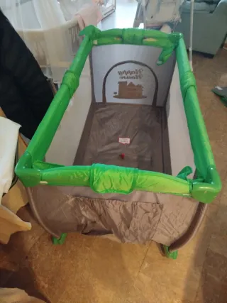 Cuna de viaje plegable