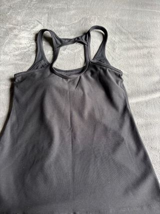 Top Fitness Nike Negro y Rosa