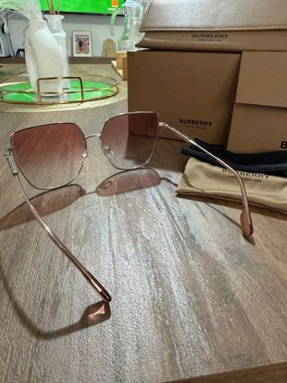 Gafas de sol nuevas Burberry rosas y plateadas