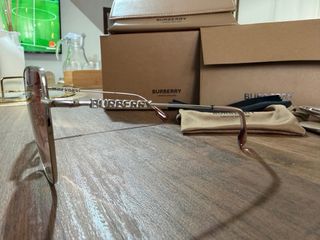 Gafas de sol nuevas Burberry rosas y plateadas