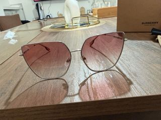 Gafas de sol nuevas Burberry rosas y plateadas