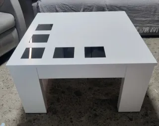 Mesa de centro elevable blanca y negra