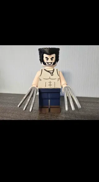 Figura Lobezno tipo Lego 21cm