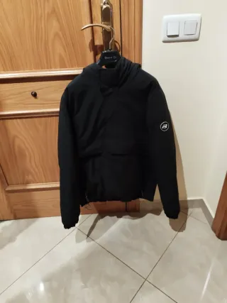 Chaqueta Pull&Bear Negra con Capucha