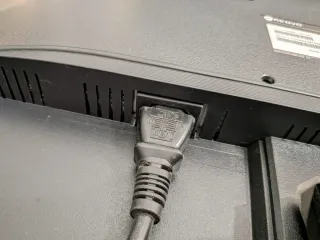 Monitor de 24 pulgadas (modelo AG Neovo L-W24)