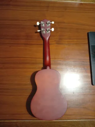 Ukelele Harley Benton Marrón