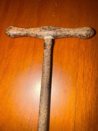 Barrena antigua de hierro