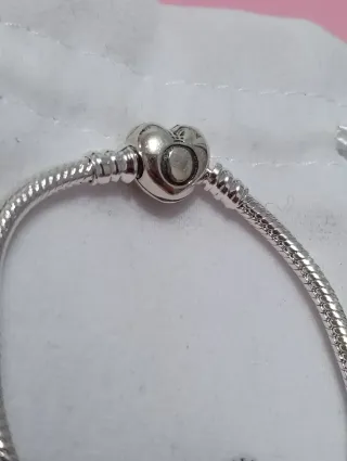 Pulsera Pandora Moments cierre corazón