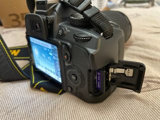 Nikon D3100 + Lentes 18-105 VR y 35mm 1.8G