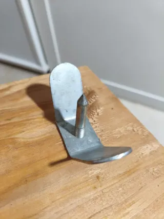 Jamonero de madera y metal